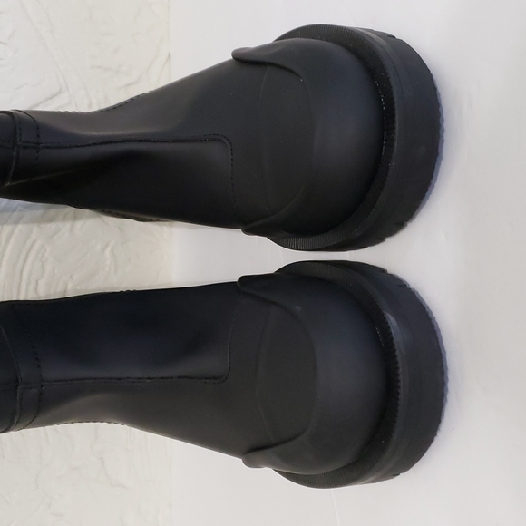 RARE ZARA Lug Sole Low Heel Black Rubberized Bloggers Favorite Size 7.5 - Picture 4 of 10